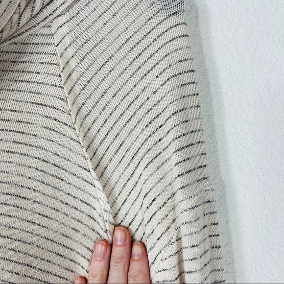 Knox Rose ivory striped long sleeve tunic top - Picture 8 of 11